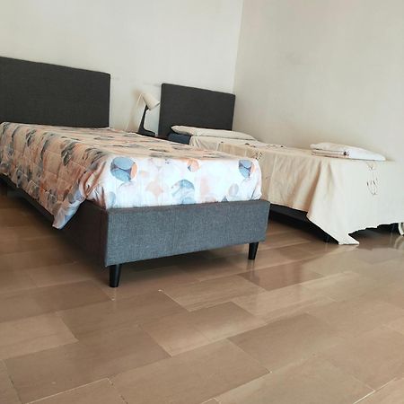 Antonelli Guest House Новара Экстерьер фото